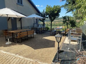 屋外ダイニングエリア