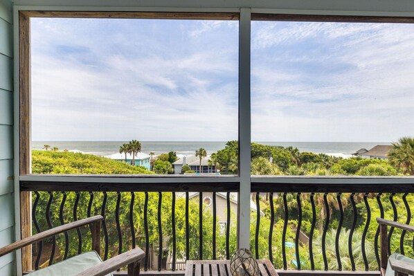 Property grounds - High Tide on Folly Beach! Ocean View & Private Pool (Folly Beach)