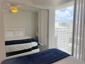1 habitación, escritorio, tabla de planchar con plancha y wifi gratis 
