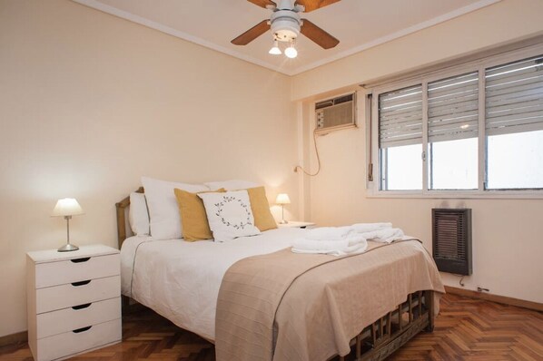 3 bedrooms, iron/ironing board, free WiFi, bed sheets