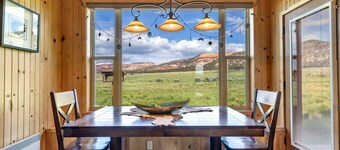 Bryce Canyon Retreat, Awesome Paunsaugaunt cabin - Incredible views on private l