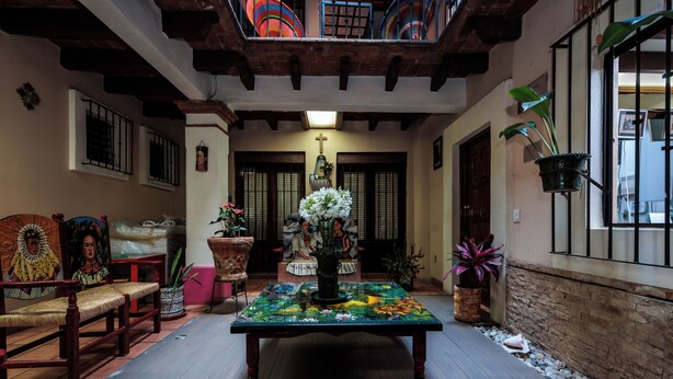 Lobby sitting area - Rosa Mexicano (Oaxaca)