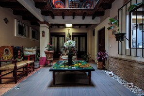 Lobby sitting area - Rosa Mexicano (Oaxaca)