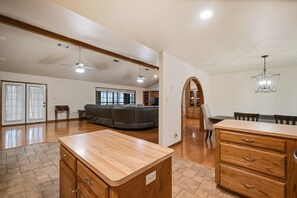 Interior - Relax at spacious 4 bedroom private lake home in Chaffee Crossing! (Barling)