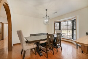Dining - Relax at spacious 4 bedroom private lake home in Chaffee Crossing! (Barling)
