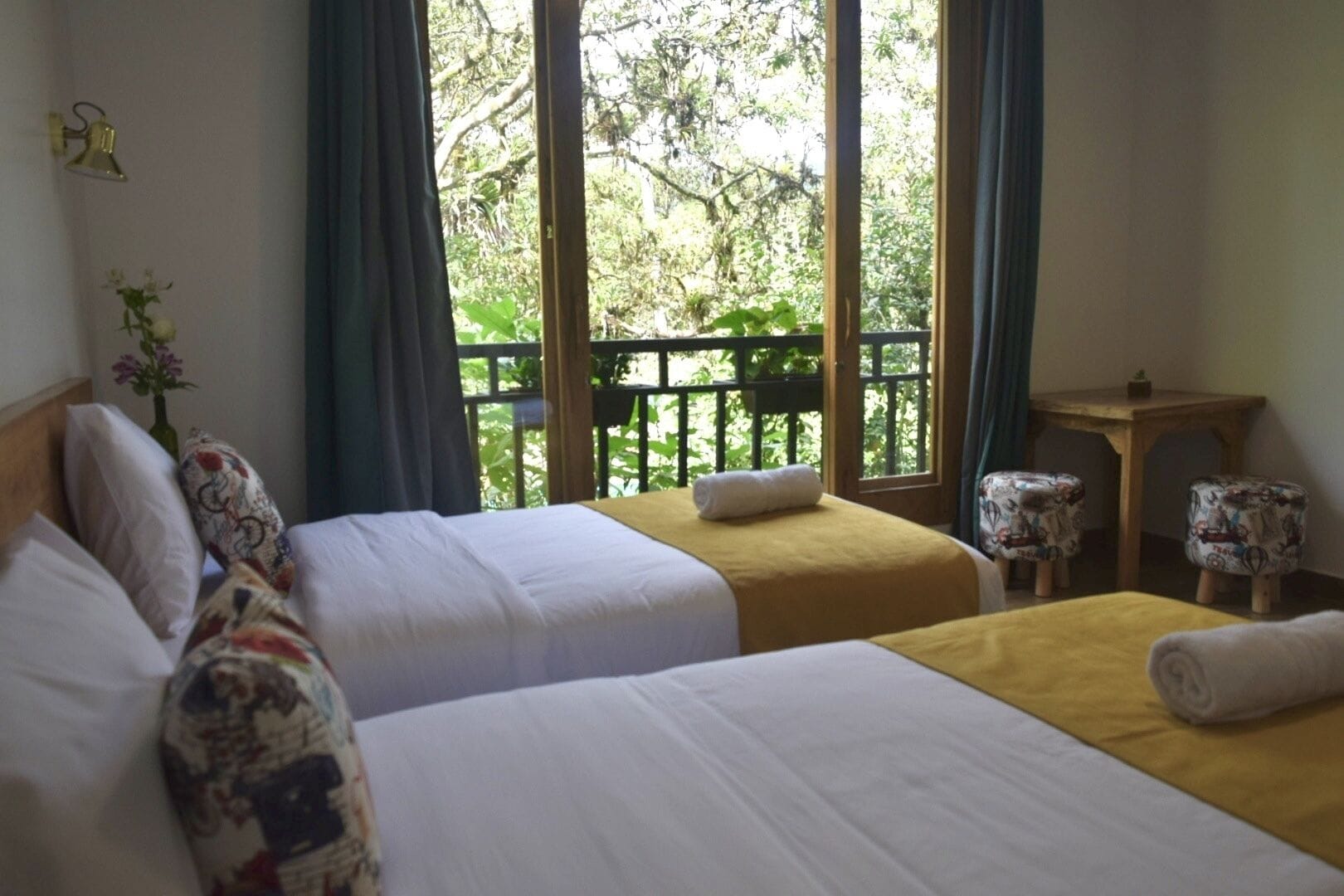 Deluxe Double or Twin Room | Down comforters, free WiFi, bed sheets