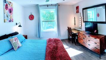 3 Schlafzimmer, Schreibtisch, Bügeleisen/Bügelbrett, Reisekinderbett