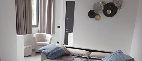 1 bedroom, iron/ironing board, bed sheets