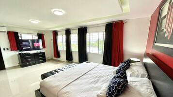 4 habitaciones, tabla de planchar con plancha, wifi y ropa de cama
