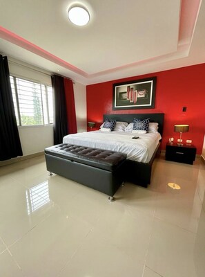 4 bedrooms, iron/ironing board, WiFi, bed sheets