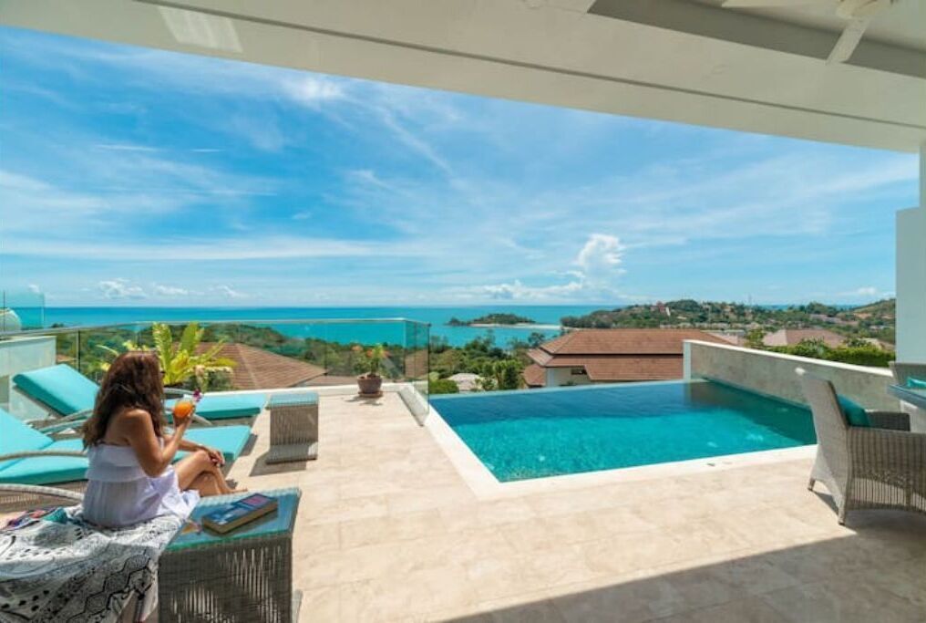 室外游泳池，无边泳池