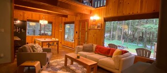 Cozy Mt. Baker Cabin, Wi-Fi, Sleeps 6-8, Pets OK