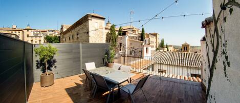 Deluxe Apartment | Terrace/patio