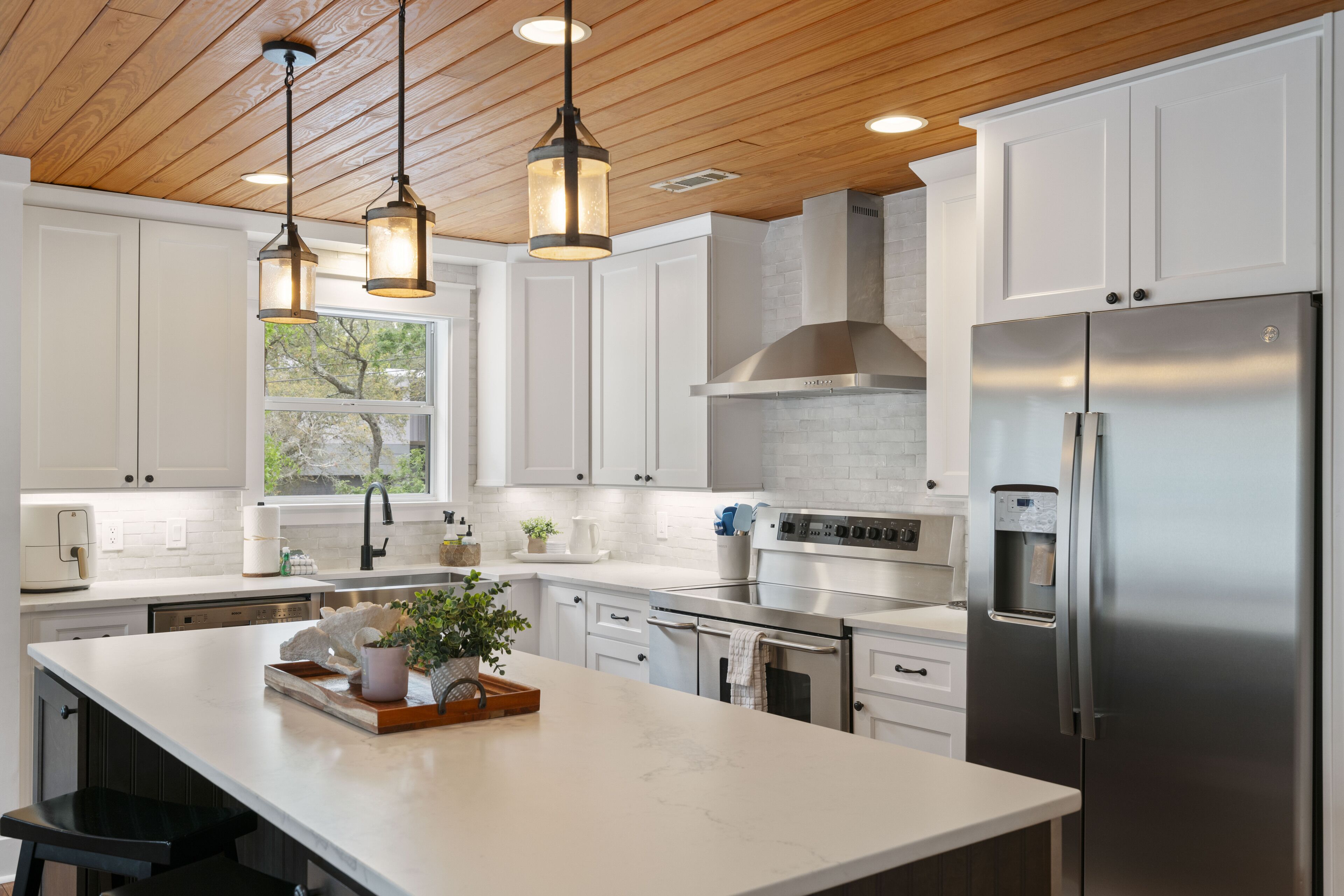 ثلاجة، ميكروويف، فرن، موقد طهي مسطح