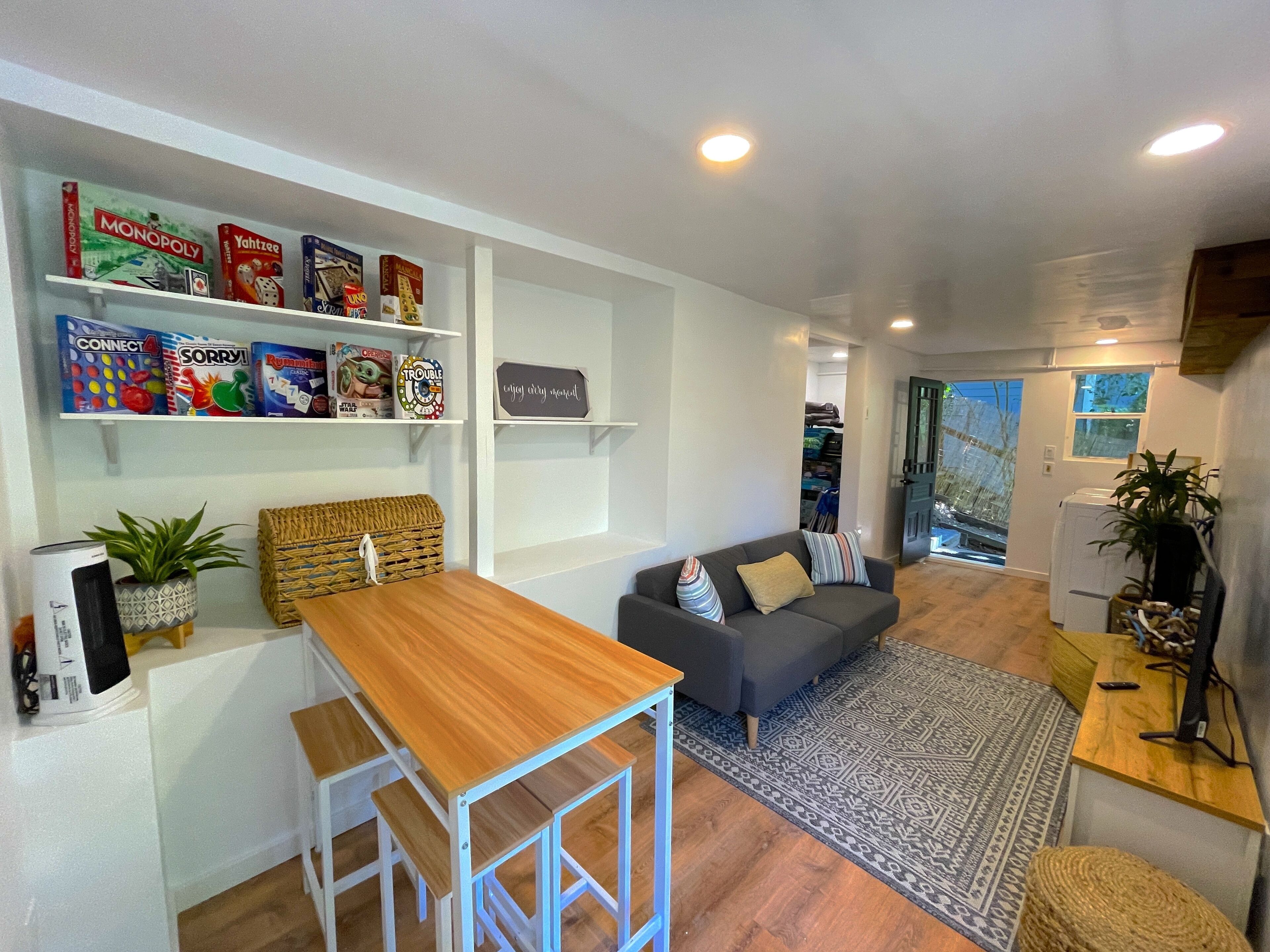 Fully Remodeled Private Wine Country Bungalow! Sunny Treetop Views, Luxury Beds - Healdsburg, CA