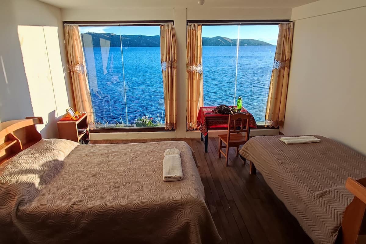 Premium Cabin, Ensuite, Lake View | 1 bedroom, desk