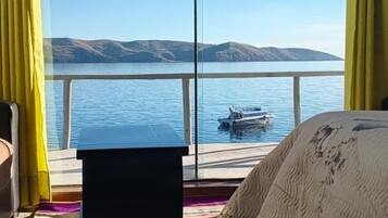 Superior Double Room, Terrace, Lake View | Desk, individually furnished, bed sheets