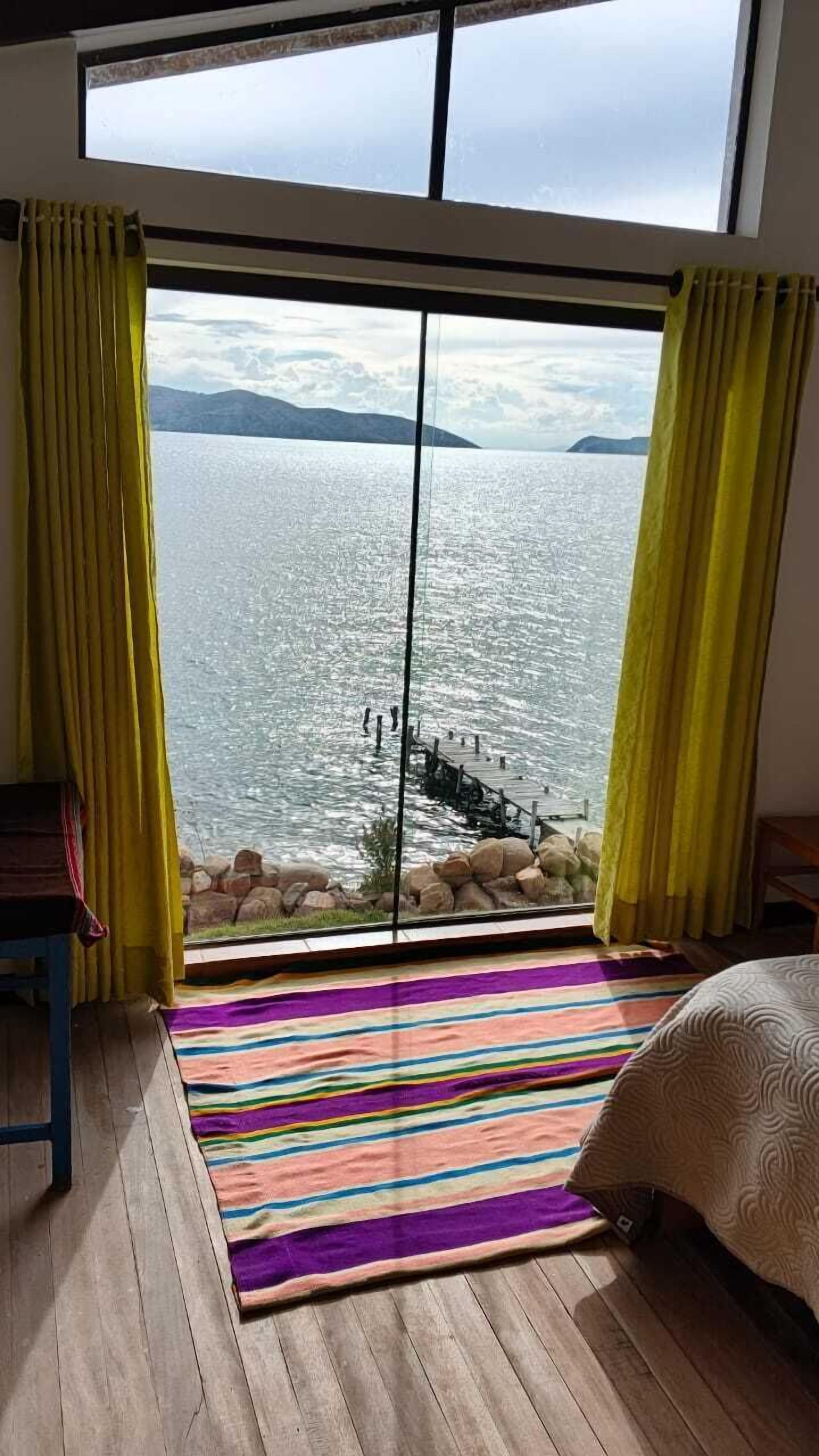 特級小屋, 獨立浴室, 湖景 | 書桌
