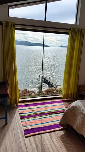 Baita Premium, bagno in camera, vista lago | Una scrivania