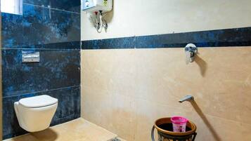Familien-Suite, Mehrere Betten, Stadtblick | Badezimmer