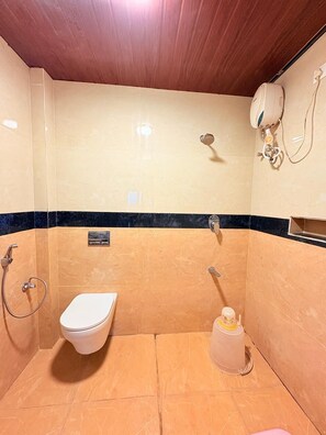 Deluxe Double Room | Bathroom - Sree Kumaran Residence by Royal stay (Rameshwaram)