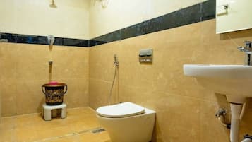 Familien-Suite, Mehrere Betten, Stadtblick | Badezimmer