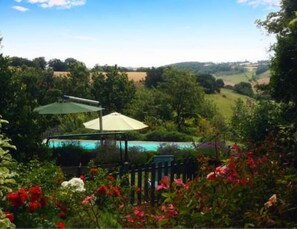 حمّام سباحة خارجي