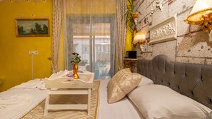 Standard Double Room | Hypo-allergenic bedding, minibar, in-room safe, soundproofing - Lamur Otel (Cesme)