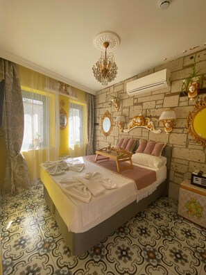 Standard Double Room | Hypo-allergenic bedding, minibar, in-room safe, soundproofing - Lamur Otel (Cesme)
