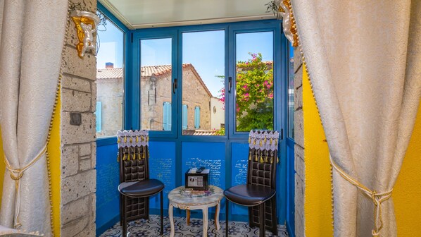 Hypo-allergenic bedding, minibar, in-room safe, soundproofing - Lamur Otel (Cesme)