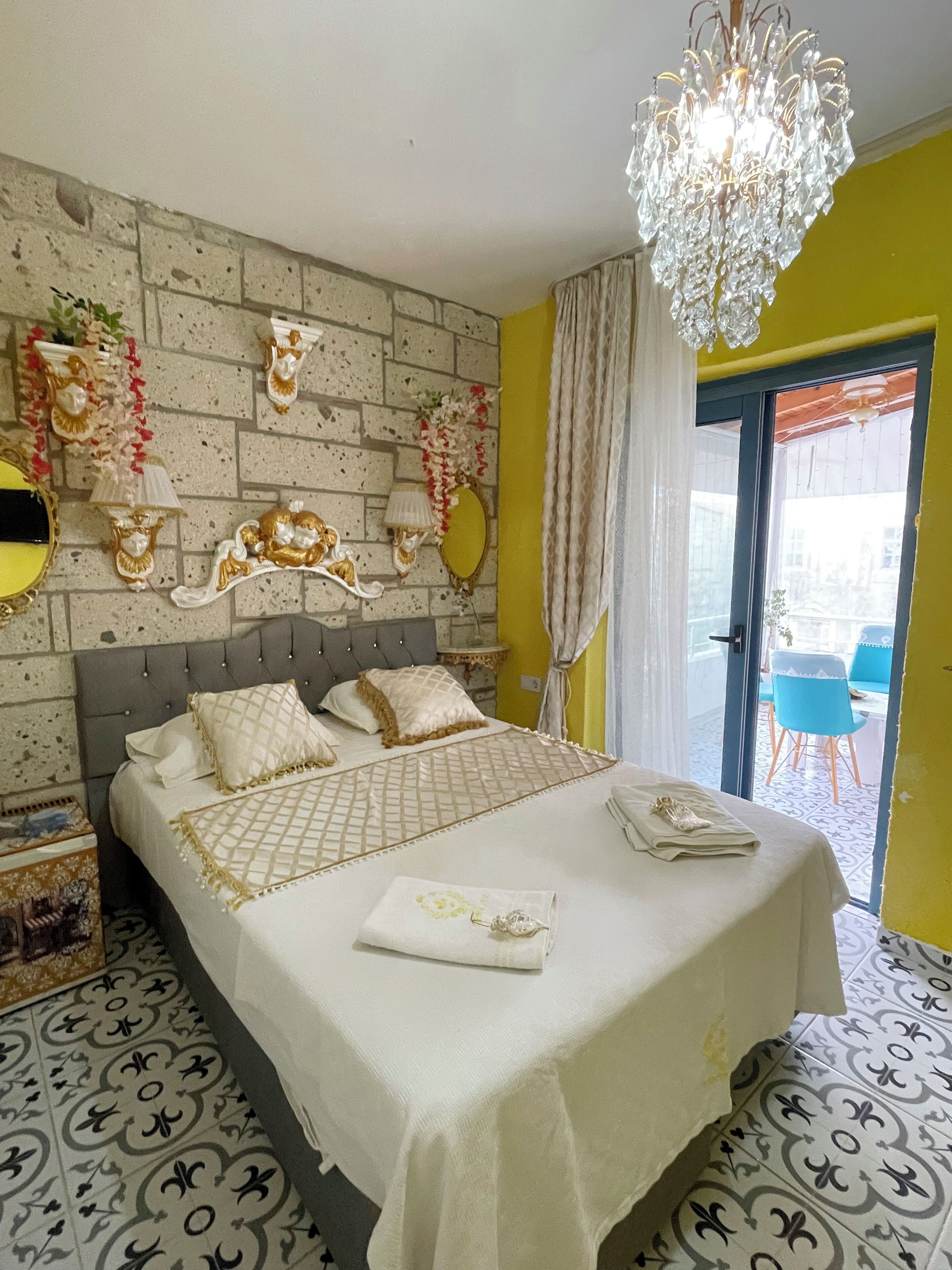 Standard Double Room | Hypo-allergenic bedding, minibar, in-room safe, soundproofing