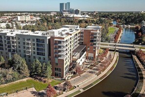 Exterior - Lux New Beau;Houston;IAH Airport;Dtown;Woodlands;Spring;NRG World Cup Std;HotTub (Houston)