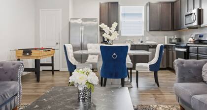 Lux New Beau;Houston;IAH Airport;Dtown;Woodlands;Spring;NRG World Cup Std;HotTub