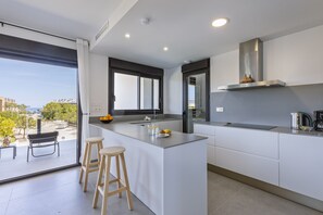 Frigorifero, microonde, forno, lavastoviglie