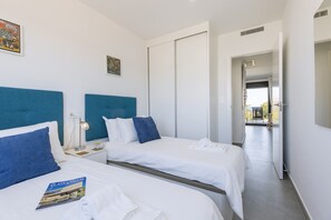 3 chambres, fer et planche à repasser, accès au Wi-Fi (inclus)