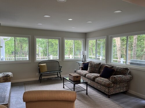 River Perch on the Cacapon: private home on 27 acres and 1200 ft of riverfront