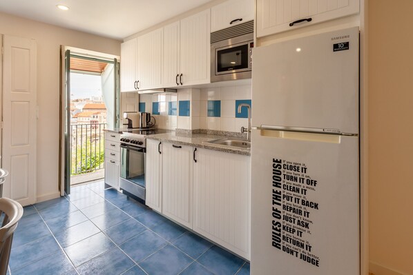 Fridge, microwave, oven, dishwasher