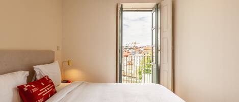 1 habitación, tabla de planchar con plancha, wifi gratis y ropa de cama