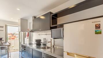 Frigorifero, microonde, forno, macchina per tè/caffè