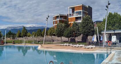 Magnífico Apartamento en Pirineos con Piscina y Cerca de Pistas de Esquí