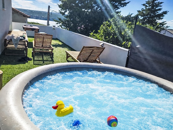 Bain à remous extérieur