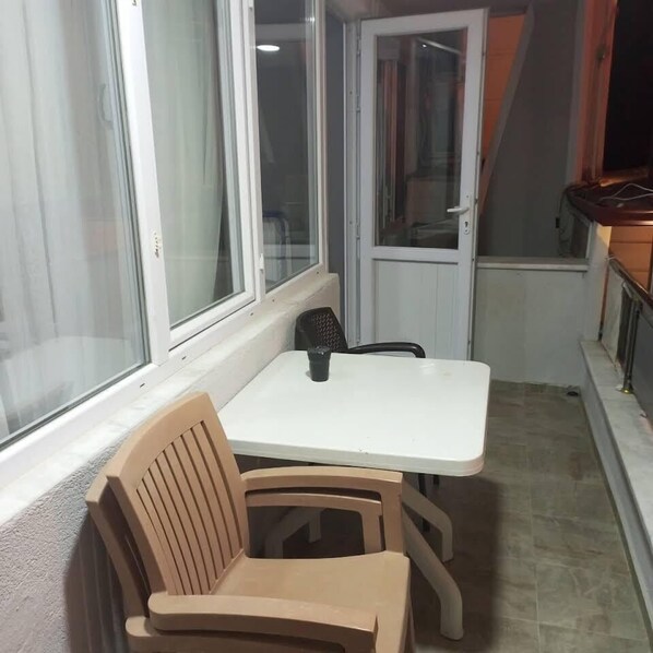 Terrace/patio - Munzur hostel (Edremit)