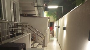 Terrace/patio - Munzur hostel (Edremit)