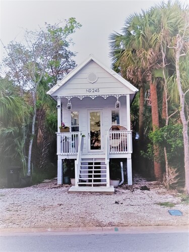 Delightful Cottage in Historic Downtown St. Augustine Florida