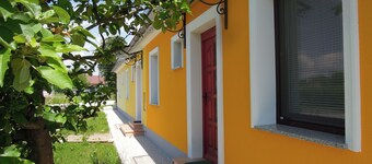 Apartment Antonia/Remodeled historical cottage/very close to natural spa
