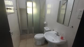 Phòng đơn phong cách cổ điển | Phòng tắm | Khăn tắm