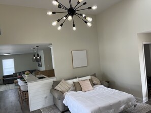 4 bedrooms, iron/ironing board, WiFi, bed sheets - Relaxing Secluded Getaway featuring a backyard Oasis (Lower Township)