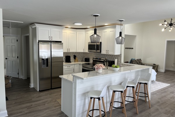 KĂŒhlschrank, Mikrowelle, Ofen, Herdplatte