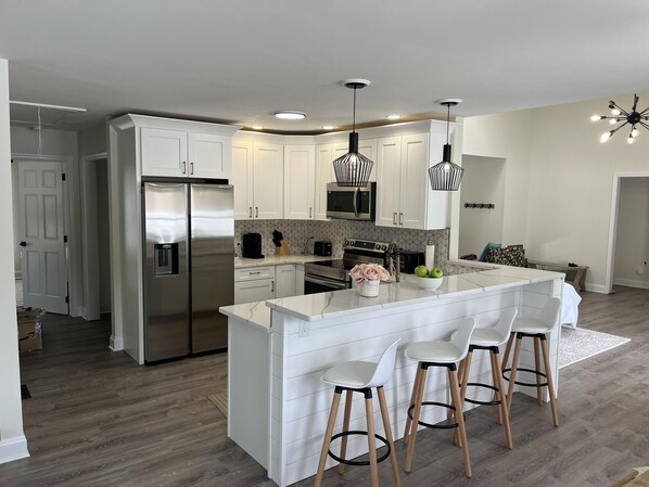 Fridge, microwave, oven, stovetop - Relaxing Secluded Getaway featuring a backyard Oasis (Lower Township)