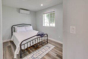 1 bedroom, iron/ironing board, internet